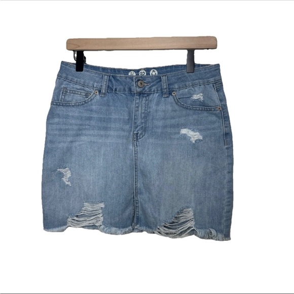 Rewash Mini Skirt 7/28 Vintage Reunion Distressed Blue Denim Stretch Juniors Y2K - Picture 1 of 13